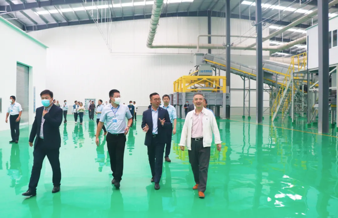 住建部专家陈海滨教授带队考察郑州市高新区生活垃圾分拣中心